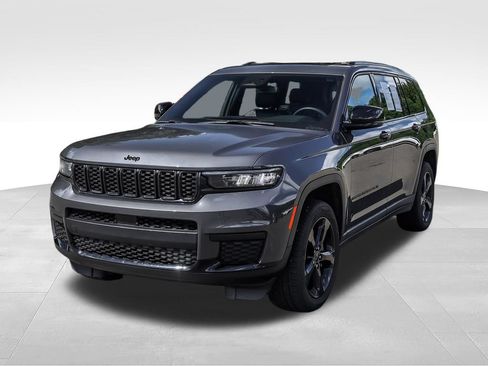 Used 2023 Jeep Grand Cherokee L Laredo AWD/4WD image 13
