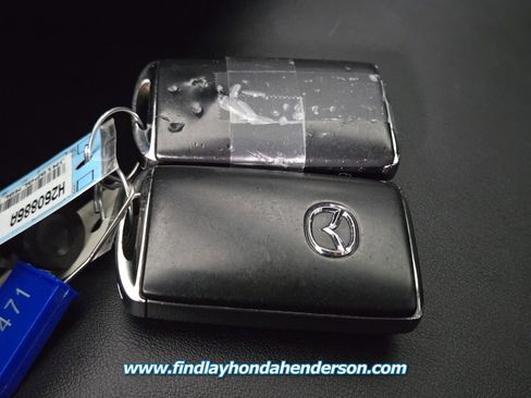 Used 2020 MAZDA MAZDA3 Hatchback image 30