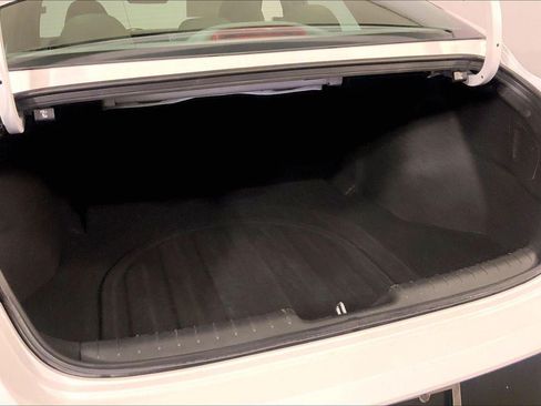 Used 2025 Hyundai Elantra SEL FWD image 4