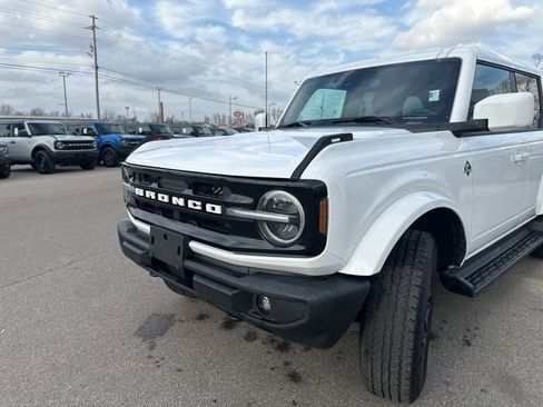 Used 2025 Ford Bronco Outer Banks image 30