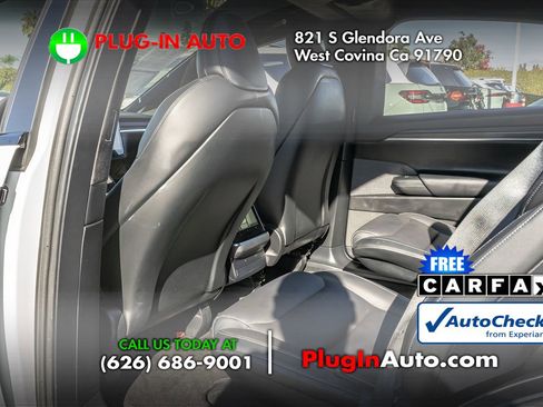 Used 2022 Tesla Model X Plaid image 10
