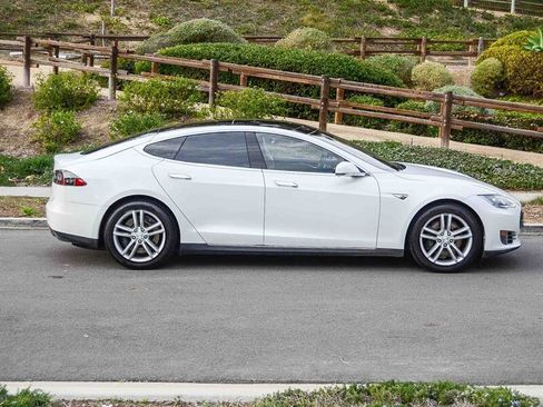 Used 2016 Tesla Model S 60 image 7