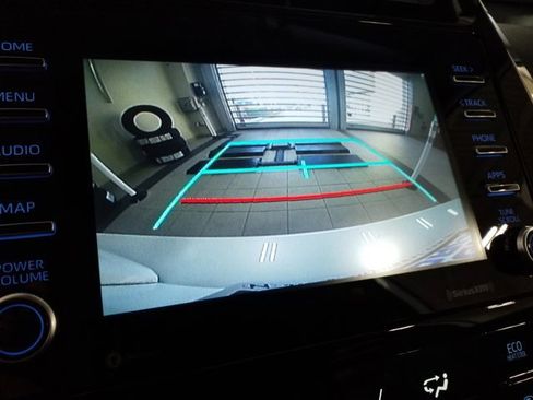 Used 2021 Toyota Prius XLE image 9