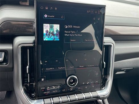 New 2026 GMC Yukon XL Elevation image 10