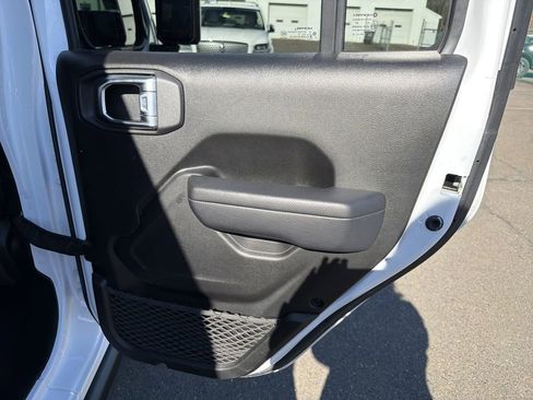 Used 2023 Jeep Wrangler Unlimited w/ Cold Weather Group image 17