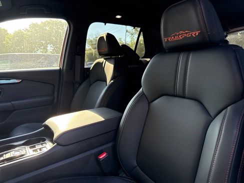 Certified 2025 Honda Pilot TrailSport image 9