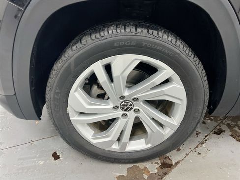 Used 2023 Volkswagen Atlas SE image 25