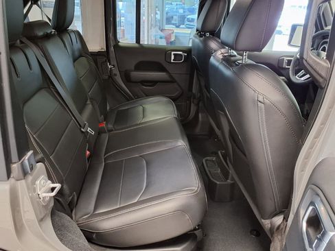 Used 2023 Jeep Wrangler Unlimited Sahara AWD/4WD image 14