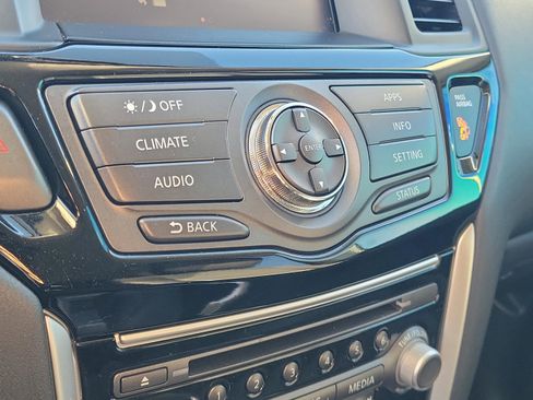 Certified 2020 Nissan Pathfinder S image 31