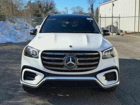 Used 2025 Mercedes-Benz GLS 580 4MATIC image 5