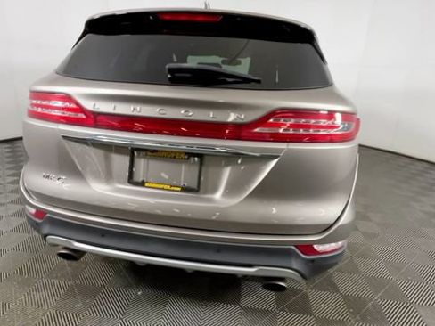 Used 2019 Lincoln MKC Reserve w/ MKC Climate Package AWD/4WD image 5