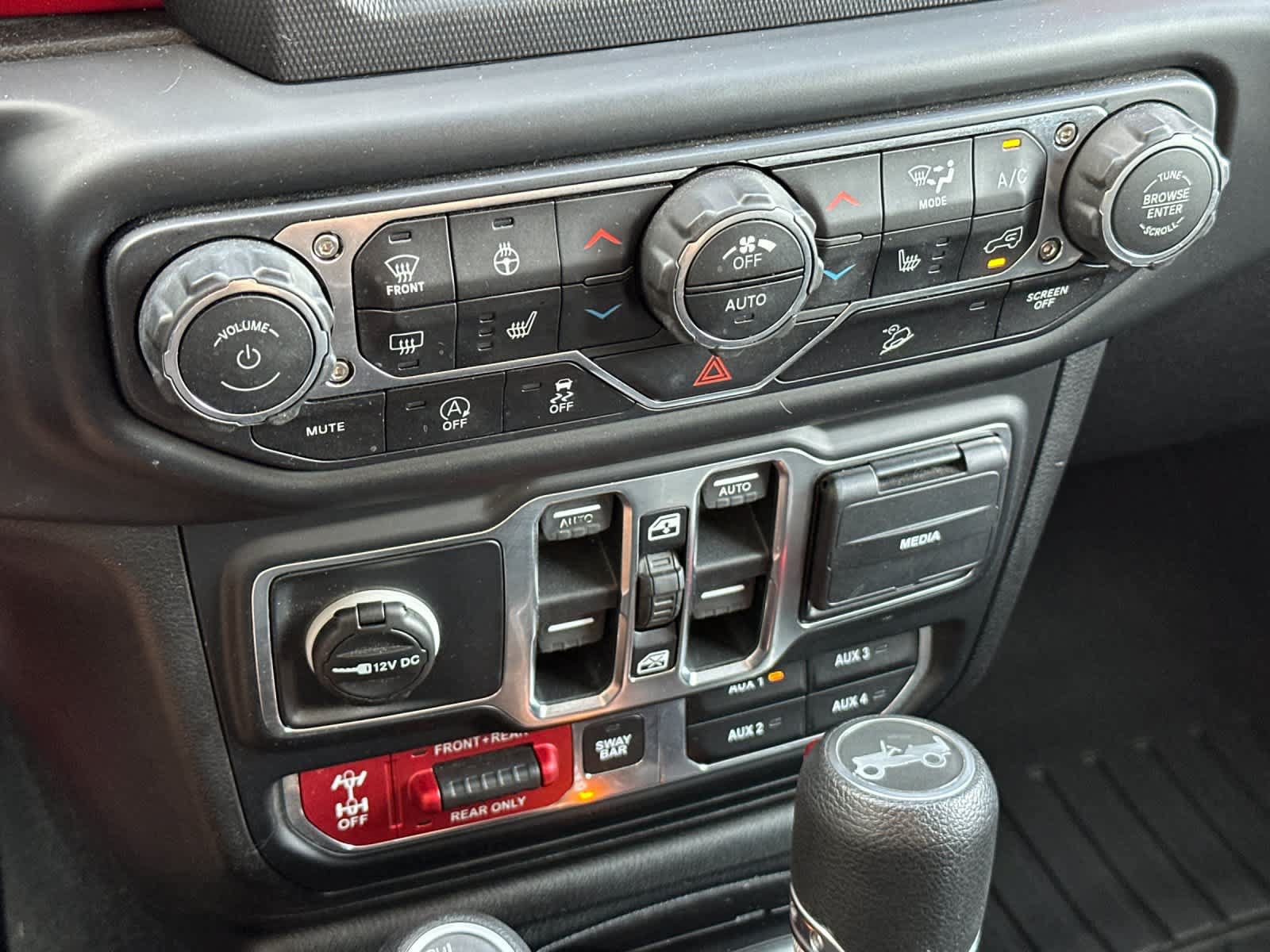 Used 2019 Jeep Wrangler Unlimited Rubicon w/ Cold Weather Group AWD/4WD image 20