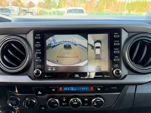 Used 2020 Toyota Tacoma TRD Off-Road w/ TRD Premium Off Road Package image 23