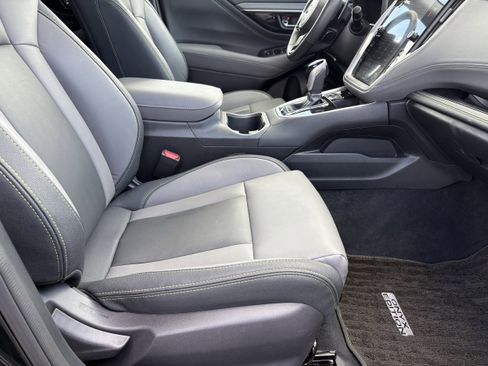 Used 2025 Subaru Outback Onyx Edition image 30