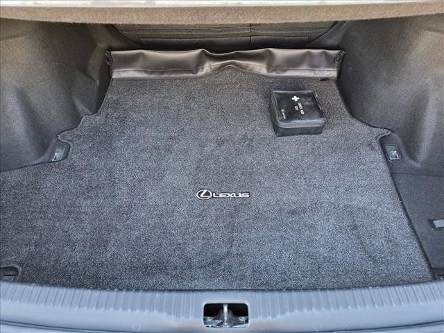 Used 2017 Lexus IS 200t w/ Navigation System Package RWD image 17