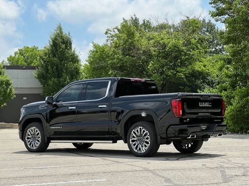 Used 2025 GMC Sierra 1500 Denali Ultimate AWD/4WD image 3