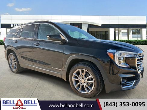 Used 2022 GMC Terrain SLT image 1