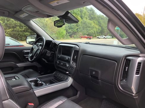 Used 2017 Chevrolet Silverado 1500 LTZ Z71 w/ LTZ Plus Package image 13