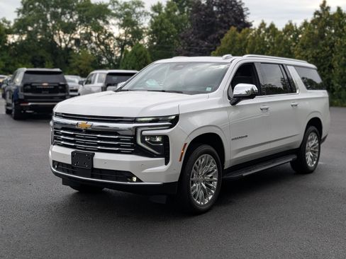 New 2025 Chevrolet Suburban Premier image 15