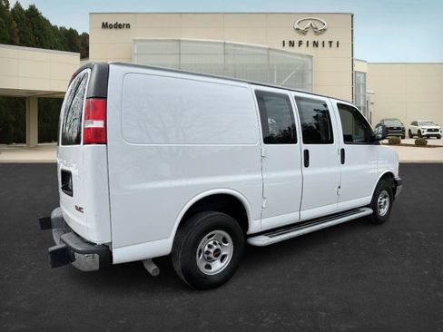Used 2024 GMC Savana 2500 w/ Driver Convenience Package image 5