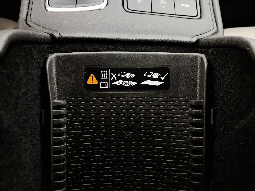 Used 2019 Cadillac XT4 Premium Luxury AWD/4WD image 24