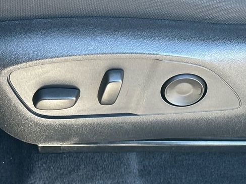 Used 2025 GMC Acadia Elevation image 38