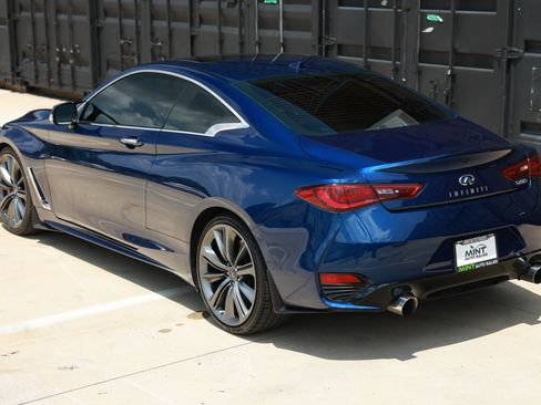 Used 2019 INFINITI Q60 Red Sport 400 w/ Cargo Package RWD image 8