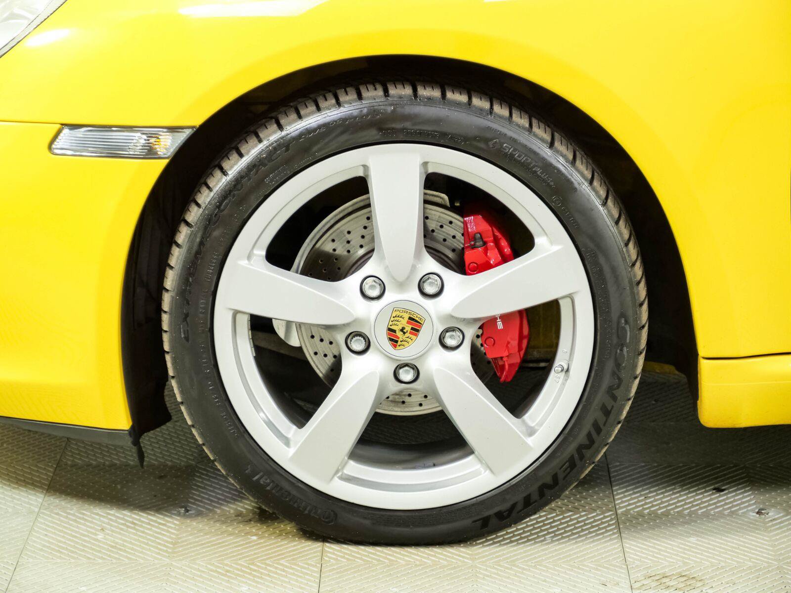 Used 2005 Porsche Boxster RWD image 28