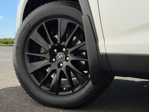 Certified 2019 Toyota Highlander SE AWD/4WD image 27