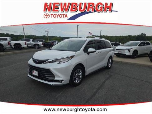 Certified 2023 Toyota Sienna Limited AWD/4WD image 1