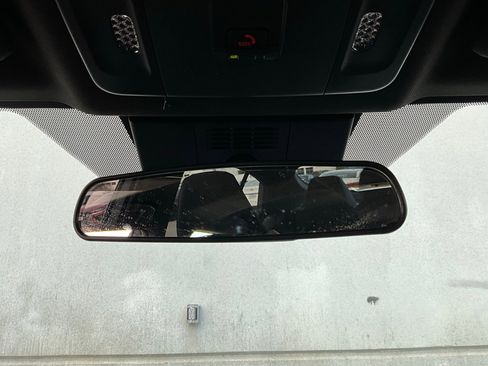 Used 2025 Toyota Camry SE image 18