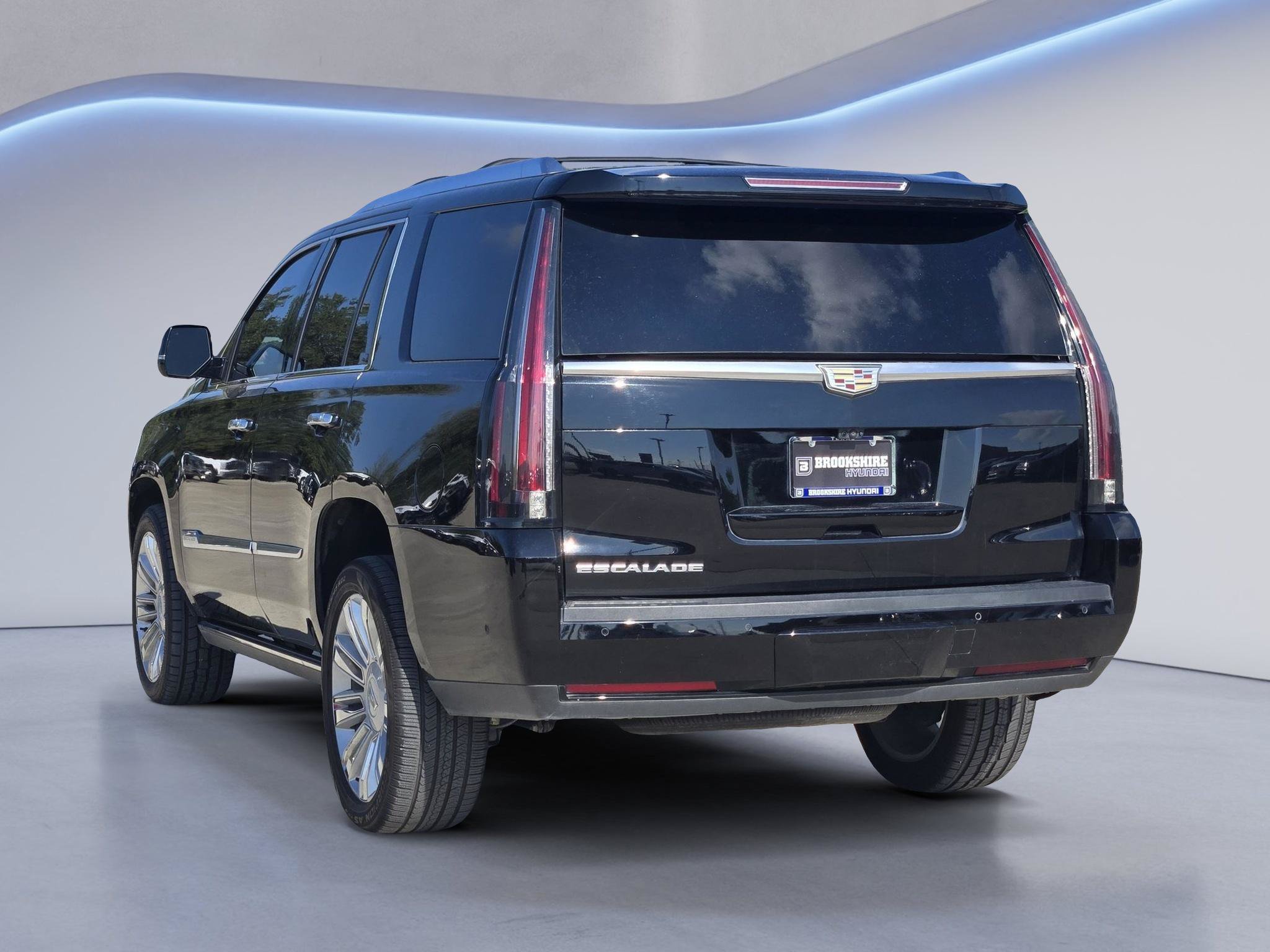 Used 2020 Cadillac Escalade Platinum AWD/4WD image 8