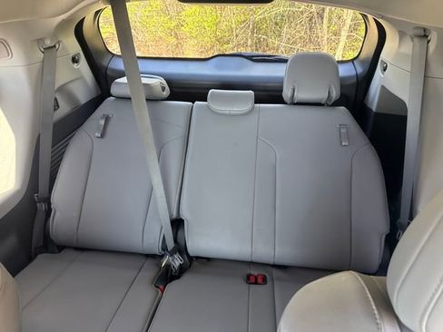 Used 2022 Toyota Sienna XLE w/ XLE Plus Package image 23