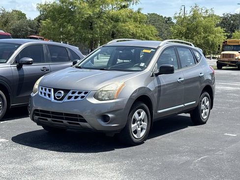 Used 2014 Nissan Rogue S w/ Convenience Package FWD image 2