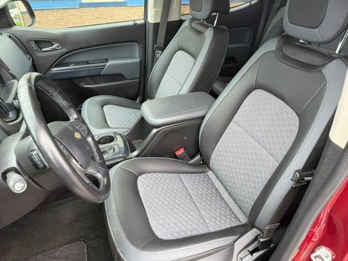 Used 2018 Chevrolet Colorado Z71 AWD/4WD image 6