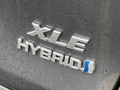 Used 2024 Toyota RAV4 XLE w/ Convenience Package AWD/4WD image 9