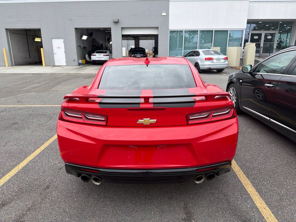 Used 2016 Chevrolet Camaro SS RWD image 4