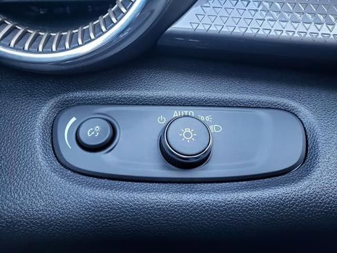 Used 2025 Chevrolet Trax ACTIV w/ Driver Confidence Package image 25