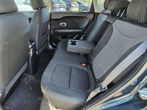 Used 2018 Kia Soul + image 21