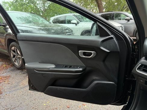 Used 2025 Kia K4 FWD image 18