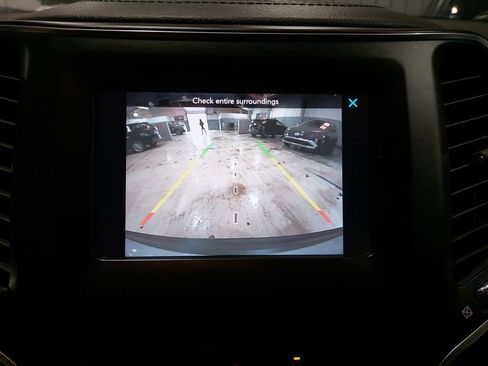 Used 2021 Jeep Cherokee Latitude Lux image 24