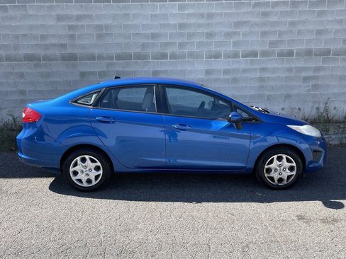 Used 2011 Ford Fiesta S FWD image 2