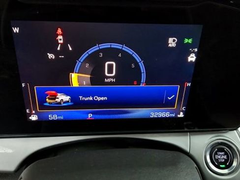 Certified 2024 Chevrolet Trax LT w/ Driver Confidence Package image 15