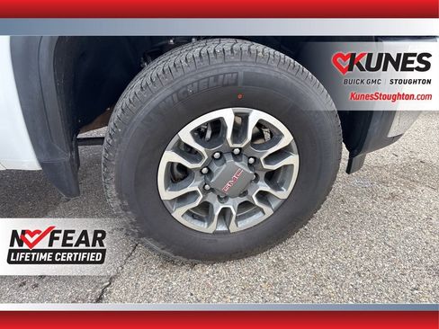 Used 2025 GMC Sierra 3500 SLE w/ SLE Convenience Package image 15