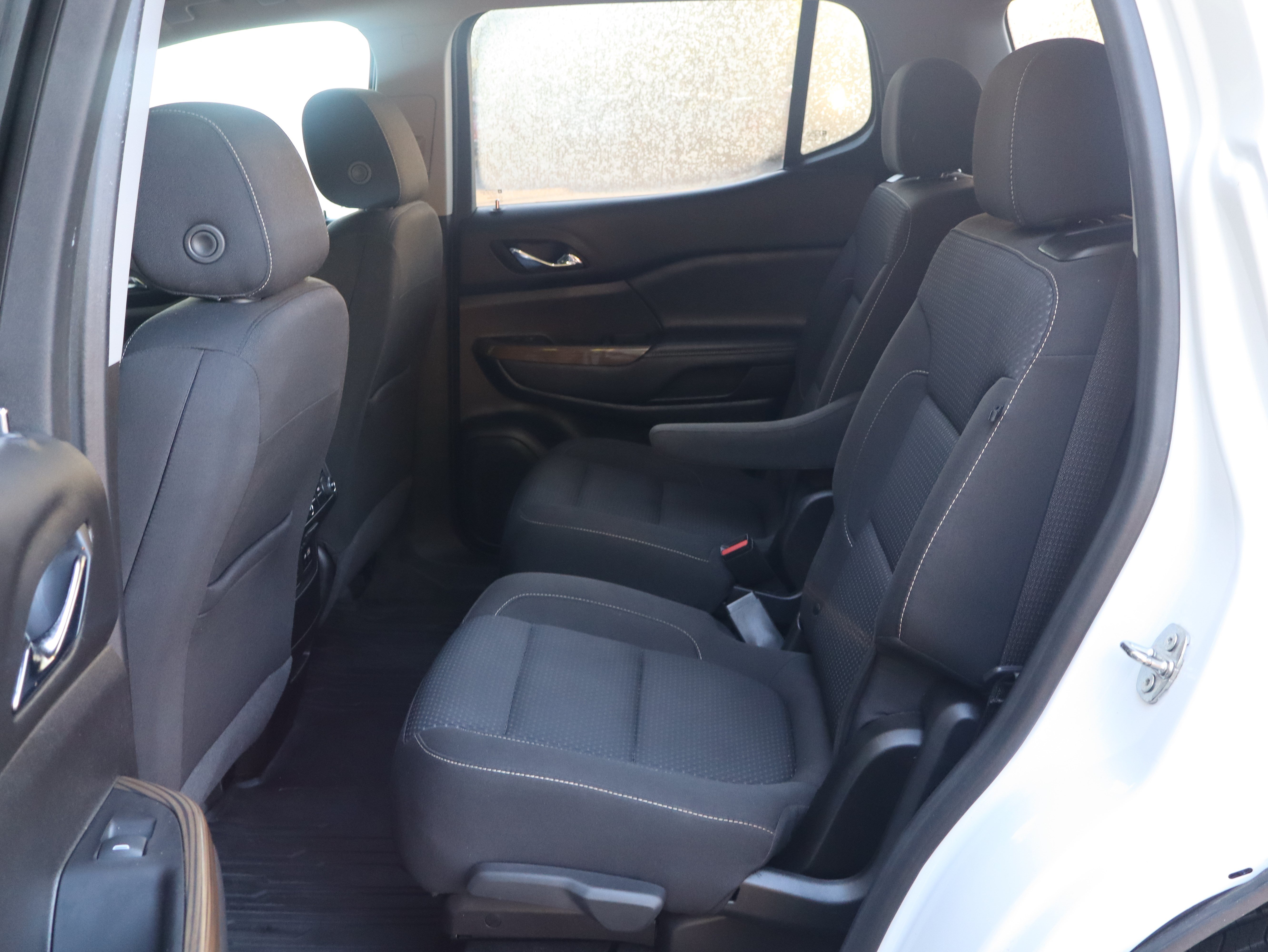 Used 2023 GMC Acadia SLE w/ Driver Convenience Package FWD image 35