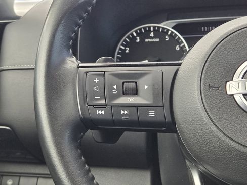 Used 2022 Nissan Pathfinder SV image 30