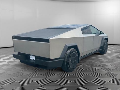 Used 2024 Tesla Cybertruck AWD Crew Cab image 5