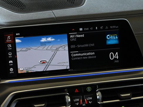 Used 2022 BMW X6 M50i AWD/4WD image 19