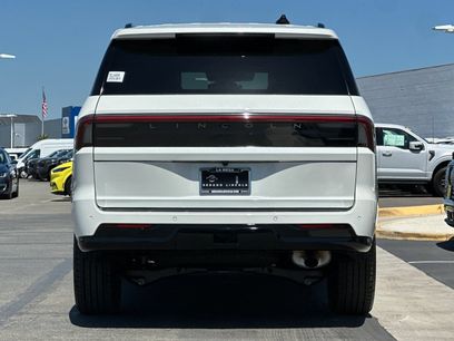 New 2026 Lincoln Navigator Reserve w/ Jet Appearance Package