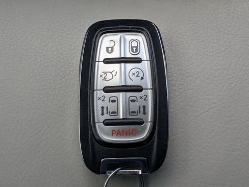 Used 2017 Chrysler Pacifica Touring-L Plus w/ Advanced Safetytec Group FWD image 44